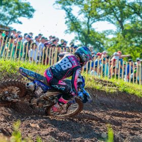 Shana begint het seizoen op een 10de plaats in Frankrijk